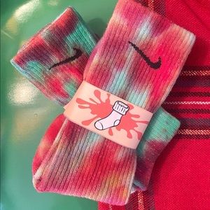 christmas tye dye socks!!